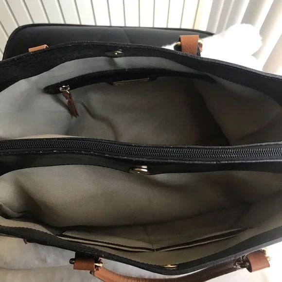 🟨Woman’s Large Valentina Black and Tan Leather Tote - Picture 11 of 16